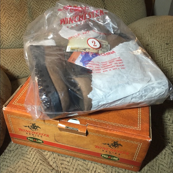 Brand new youth size 2 insulated waterproof boots. - Picture 3 of 6